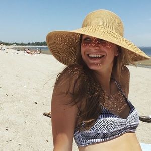 Meet your Posher, Olivia